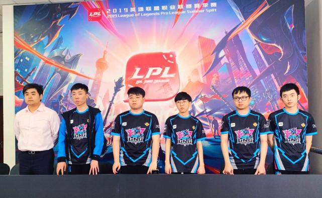 公牛依靠团 公牛依靠团